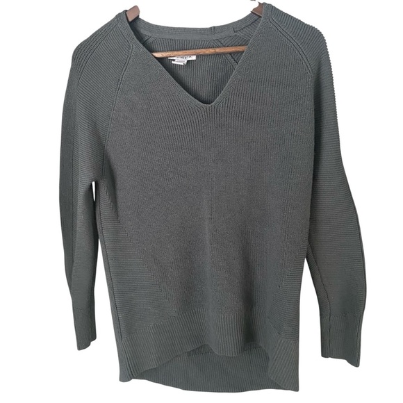 ATHLETA Women’s Hanover Refined VNeck Sweater Size XS Merino Wool Charcoal Grey - Picture 12 of 15